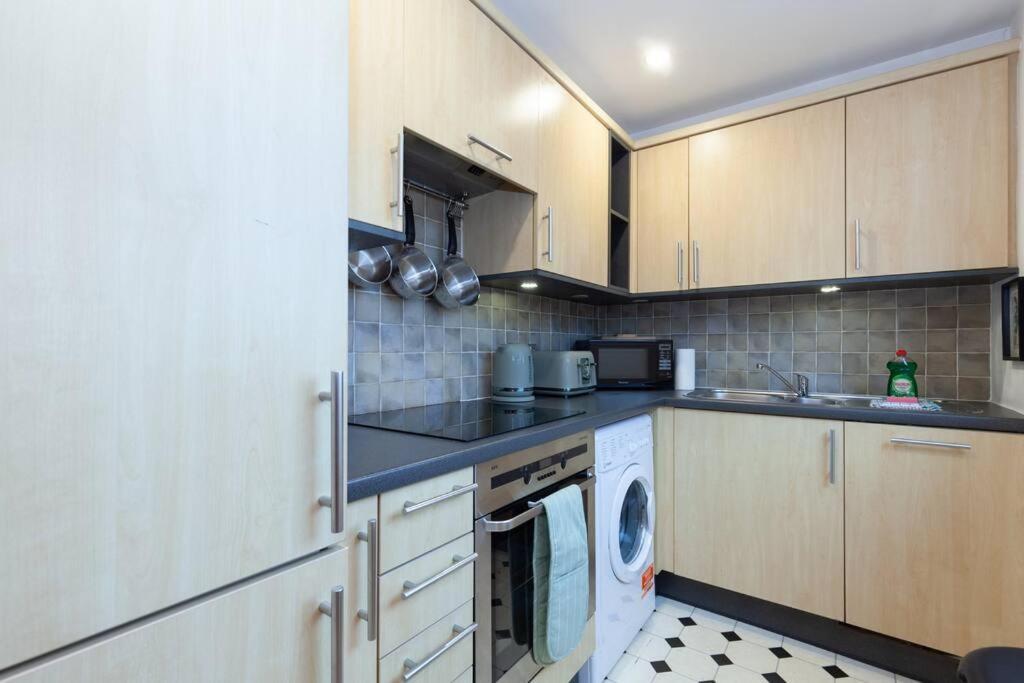 Apartment In The Heart Of The City Centre, Live Like A Local 옥스퍼드 외부 사진